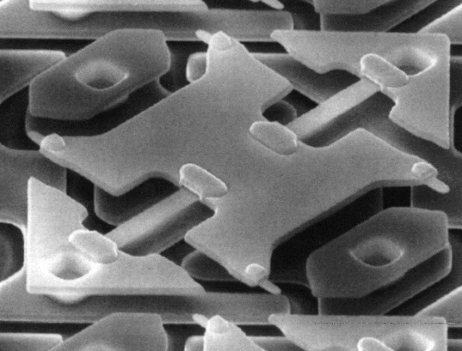Egy mikrotükör mikroszkópi képe